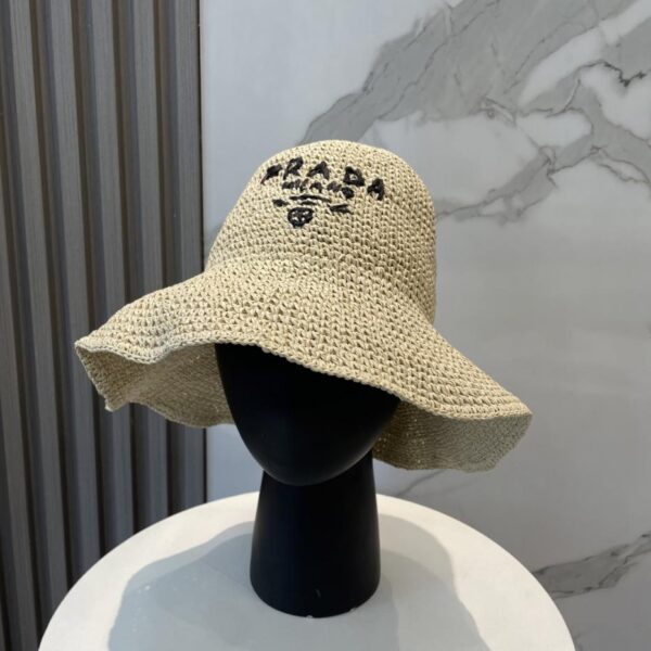 replica,repliche,fake,1:1,earrings,bracelet,ring,jewelry Nuovo cappello in rafia di Prada, stesso stile del bancone