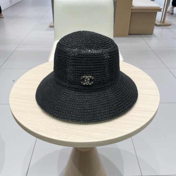 replica,repliche,fake,1:1,earrings,bracelet,ring,jewelry Cappello da sole di alta qualità di alta qualità di vendita calda di Chanel cappello da pescatore vuoto cappello di paglia da viaggio estivo a cupola