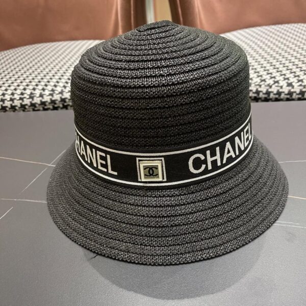 replica,repliche,fake,1:1,earrings,bracelet,ring,jewelry Cappello a secchiello traspirante estivo da donna Chanel a tesa larga con protezione solare, cappello di paglia da mare
