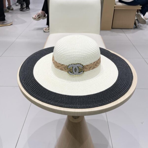 replica,repliche,fake,1:1,earrings,bracelet,ring,jewelry Cappello a tesa larga Chanel Beach Cappello in paglia colorblock