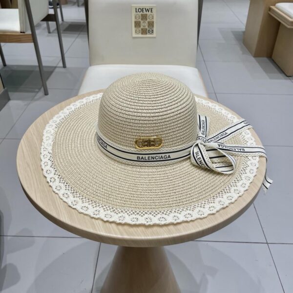 replica,repliche,fake,1:1,earrings,bracelet,ring,jewelry Cappello da sole a bombetta cava di Balenciaga