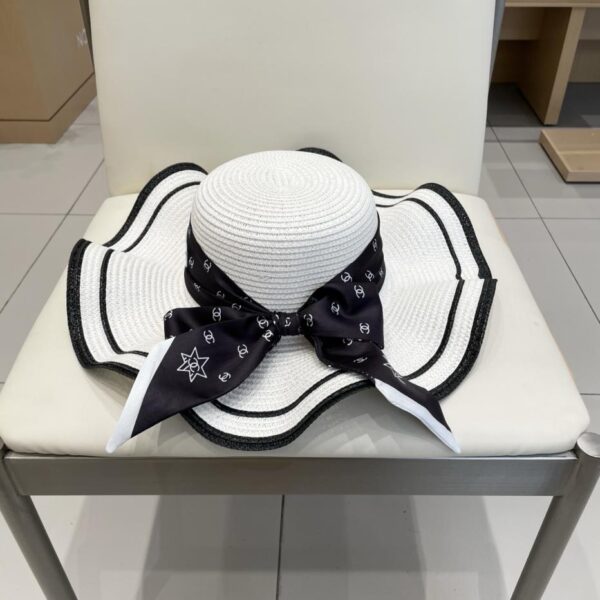 replica,repliche,fake,1:1,earrings,bracelet,ring,jewelry Cappello da sole a tesa ondulata con nastro di paglia Chanel