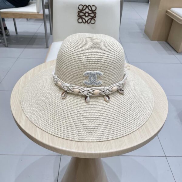 replica,repliche,fake,1:1,earrings,bracelet,ring,jewelry Nuovo cappello a cilindro di Chanel in paglia a tesa larga