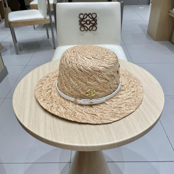 replica,repliche,fake,1:1,earrings,bracelet,ring,jewelry Chanel nuovo cappello in rafia intrecciata a mano di fascia alta
