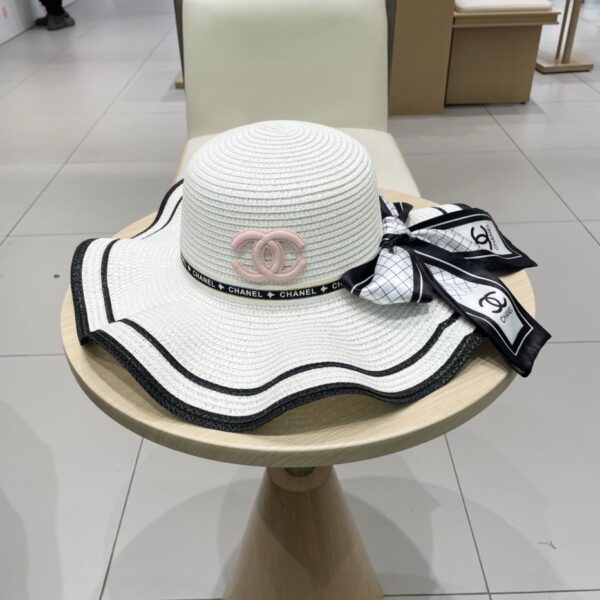 replica,repliche,fake,1:1,earrings,bracelet,ring,jewelry Cappello da sole Chanel in paglia con bordo ondulato