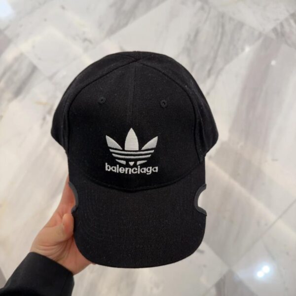 Nuovo cappello da pescatore parasole Balenciaga