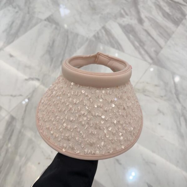 replica,repliche,fake,1:1,earrings,bracelet,ring,jewelry Cappello a cilindro vuoto Chanel leggero e lussuoso in stile lady