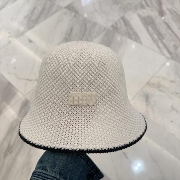 replica,repliche,fake,1:1,earrings,bracelet,ring,jewelry Cappello a secchiello autunno e inverno di Miu Miu da donna