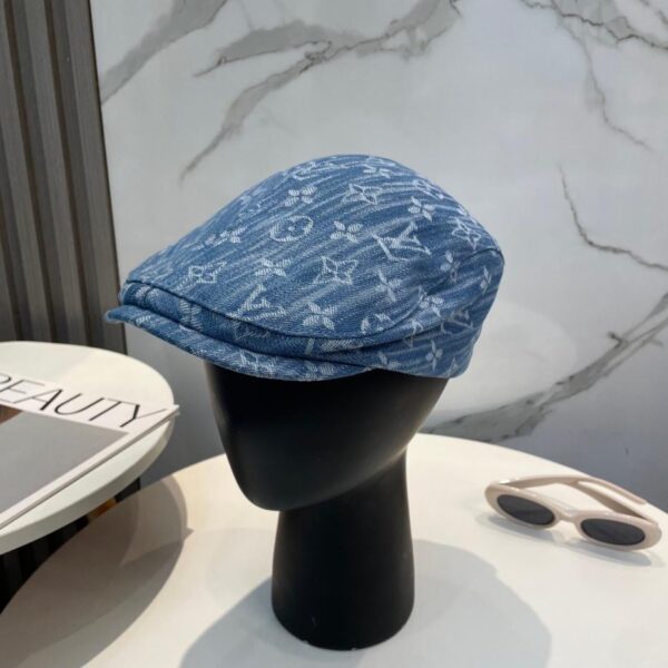 replica,repliche,fake,1:1,earrings,bracelet,ring,jewelry Il nuovo cappello da attaccante di Louis Vuitton