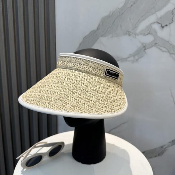 replica,repliche,fake,1:1,earrings,bracelet,ring,jewelry Nuovo cappello con fascia superiore cava con visiera di Miu Miu