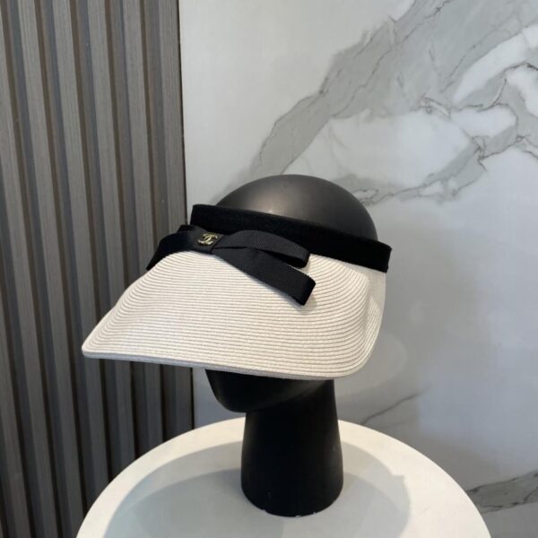 replica,repliche,fake,1:1,earrings,bracelet,ring,jewelry Cappello a cilindro vuoto di Chanel