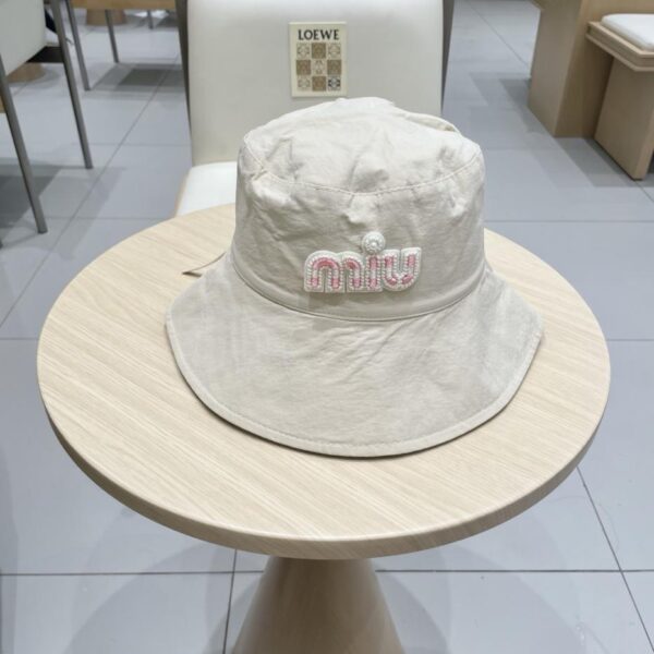 replica,repliche,fake,1:1,earrings,bracelet,ring,jewelry Il nuovo cappello da pescatore di Miu Miu