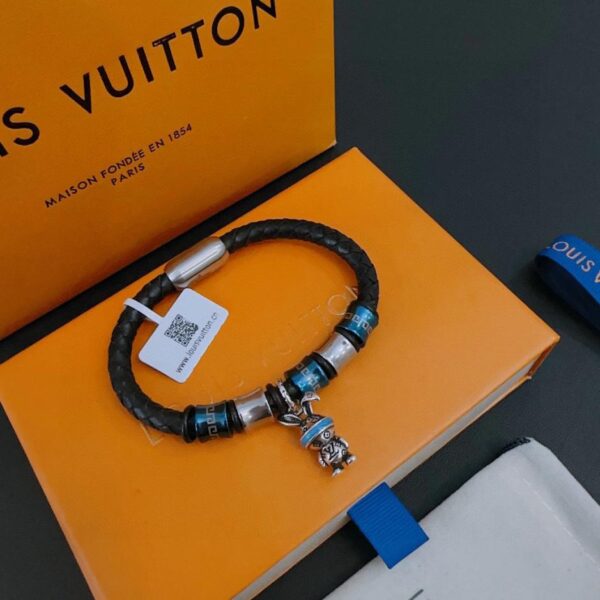 replica,repliche,fake,1:1,earrings,bracelet,ring,jewelry Bracciale in pelle Louis Vuitton RW originale, nuovo stile retrò, modello coppia rock punk, stile argento tailandese (17R4T)