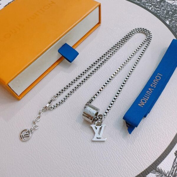 replica,repliche,fake,1:1,earrings,bracelet,ring,jewelry Collana Louis Vuitton RW originale, nuova, modello retrò da coppia, rock punk, stile tailandese in argento (1M16U)