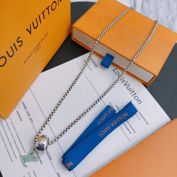 replica,repliche,fake,1:1,earrings,bracelet,ring,jewelry Collana Louis Vuitton RW originale, nuovo modello retrò da coppia, rock punk, stile tailandese in argento (P99L8)