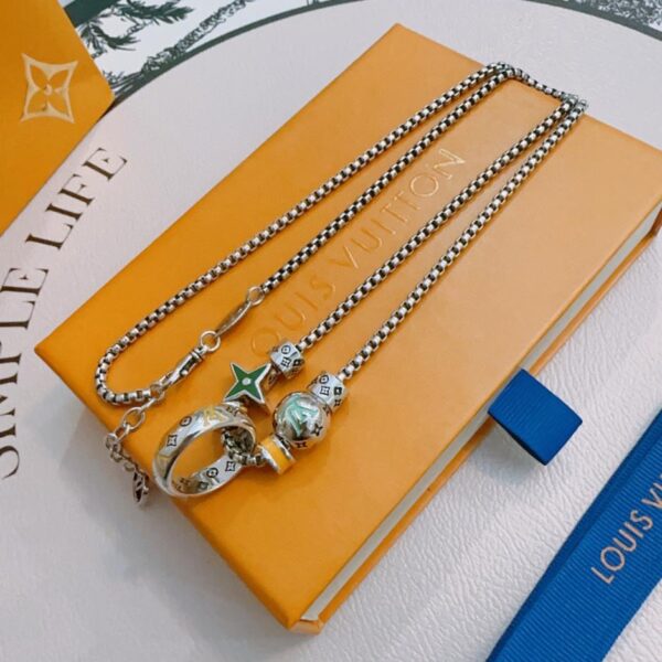 replica,repliche,fake,1:1,earrings,bracelet,ring,jewelry Collana Louis Vuitton RW originale da banco, nuova, modello retrò da coppia, rock punk, stile tailandese in argento (690S6)