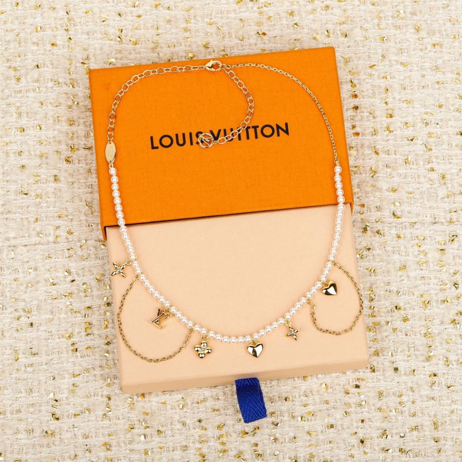 replica,repliche,fake,1:1,earrings,bracelet,ring,jewelry Collana di perle a forma di fiore LV (F543Y) replica,repliche,fake,1:1,earrings,bracelet,ring,jewelry Collana di perle a forma di fiore LV (F543Y)