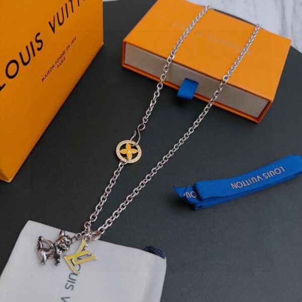 replica,repliche,fake,1:1,earrings,bracelet,ring,jewelry Collana Louis Vuitton RW originale, nuovo modello retrò da coppia, rock punk, stile tailandese in argento (5A89N)