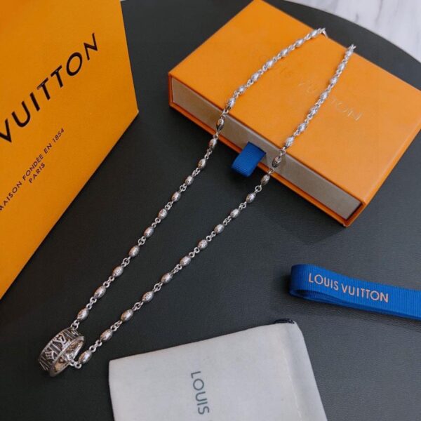 replica,repliche,fake,1:1,earrings,bracelet,ring,jewelry Collana Louis Vuitton RW originale, nuovo modello retrò da coppia, rock punk, stile tailandese in argento (1PIFC)