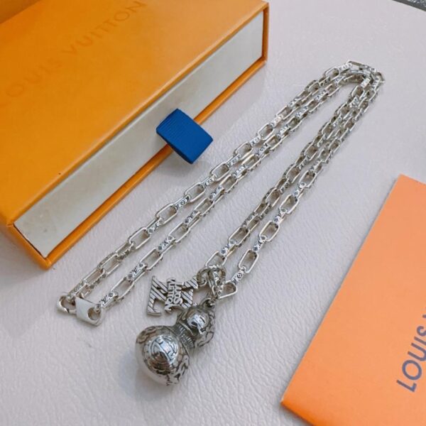 replica,repliche,fake,1:1,earrings,bracelet,ring,jewelry Collana Louis Vuitton RW originale, nuovo stile, modello retrò da coppia, rock punk, stile tailandese in argento (KHUW0)