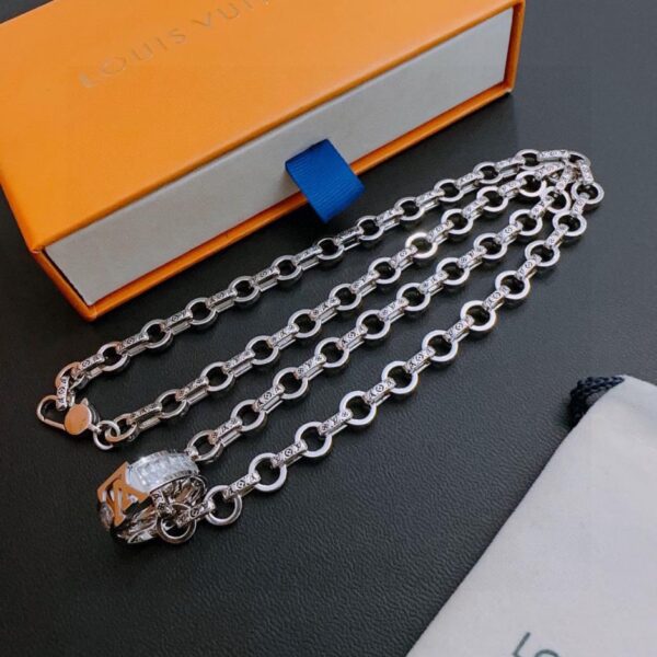 replica,repliche,fake,1:1,earrings,bracelet,ring,jewelry Collana Louis Vuitton RW originale, nuovo modello retrò da coppia, rock punk, stile tailandese in argento (N42PC)