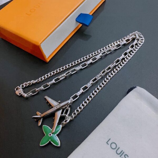 replica,repliche,fake,1:1,earrings,bracelet,ring,jewelry Collana Louis Vuitton RW originale, nuova, stile retrò, coppia, rock punk, stile tailandese in argento (F70V1)