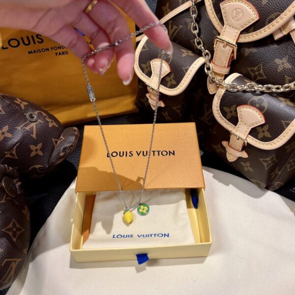 replica,repliche,fake,1:1,earrings,bracelet,ring,jewelry Collana a forma di limone Louis Vuitton Hang It LFruits, tema della collezione primavera/estate (N3QAA)