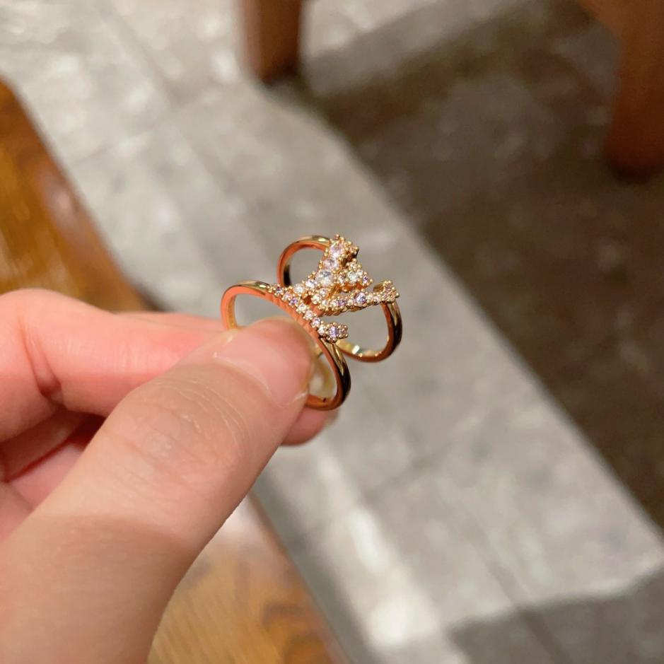 replica,repliche,fake,1:1,earrings,bracelet,ring,jewelry Nuovo anello della serie LOGO cavo di LouisVuitton (LYQLQ) replica,repliche,fake,1:1,earrings,bracelet,ring,jewelry Nuovo anello della serie LOGO cavo di LouisVuitton (LYQLQ)