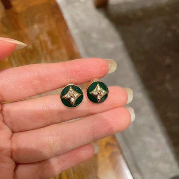 replica,repliche,fake,1:1,earrings,bracelet,ring,jewelry Nuovi orecchini LV (Q4X2V)