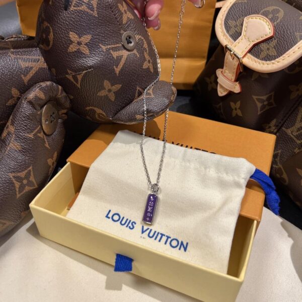 replica,repliche,fake,1:1,earrings,bracelet,ring,jewelry Collana Louis Vuitton con targhetta in smalto colorato sincronizzato, classico quadrifoglio con logo (1JSGY)