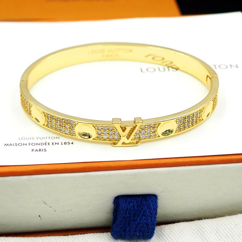 replica,repliche,fake,1:1,earrings,bracelet,ring,jewelry Bracciale LV Empreinte con borchie per bagagli (1M0OU) replica,repliche,fake,1:1,earrings,bracelet,ring,jewelry Bracciale LV Empreinte con borchie per bagagli (1M0OU)
