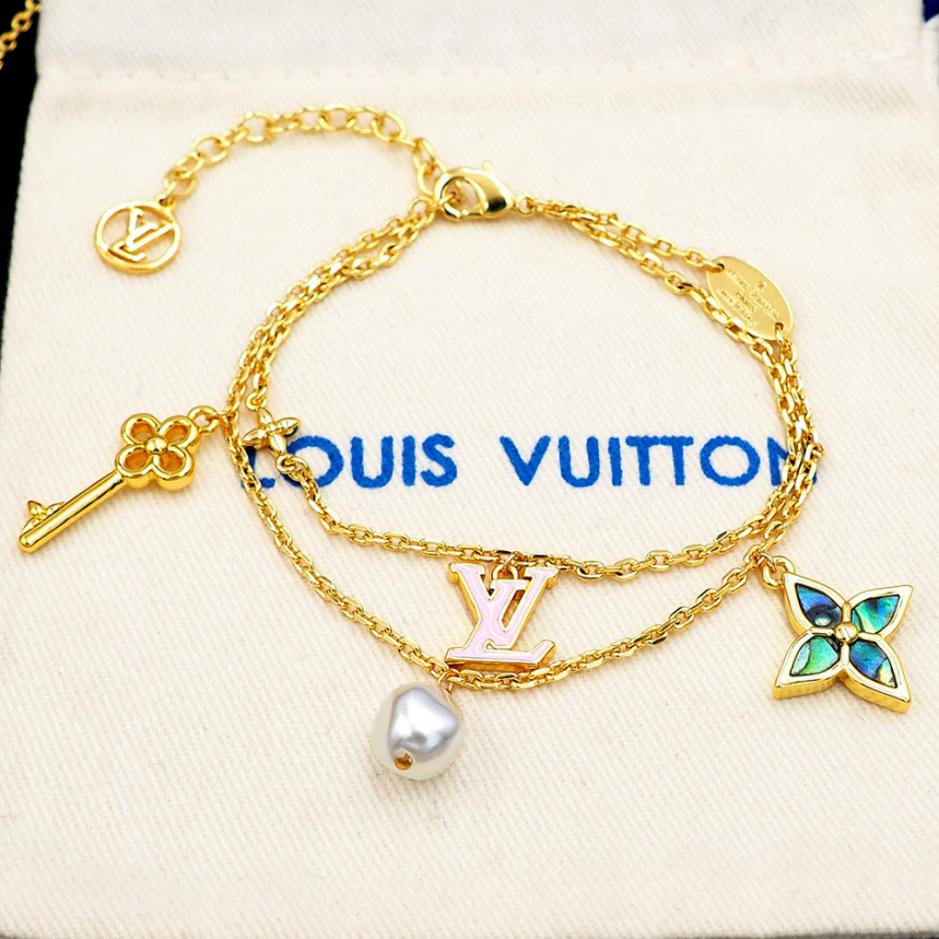 replica,repliche,fake,1:1,earrings,bracelet,ring,jewelry Bracciale doppio strato LV Louis Vuitton LV con lettera in smalto rosa e chiave in abalone (EQK3S) replica,repliche,fake,1:1,earrings,bracelet,ring,jewelry Bracciale doppio strato LV Louis Vuitton LV con lettera in smalto rosa e chiave in abalone (EQK3S)