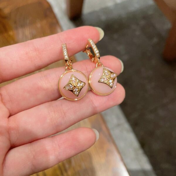 replica,repliche,fake,1:1,earrings,bracelet,ring,jewelry L Louis Vuitton Nuovi orecchini Classici Orecchini a Fiore (11DL8)