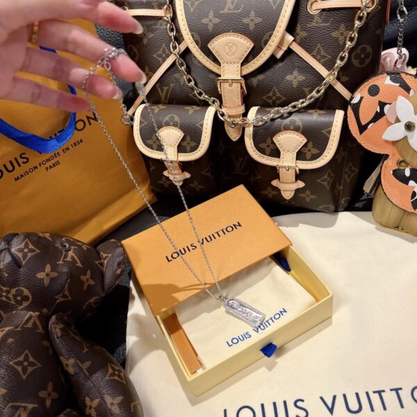 replica,repliche,fake,1:1,earrings,bracelet,ring,jewelry Collana con targhetta Louis Vuitton con diamanti sincronizzati e logo a forma di quadrifoglio classico (TV4X1)