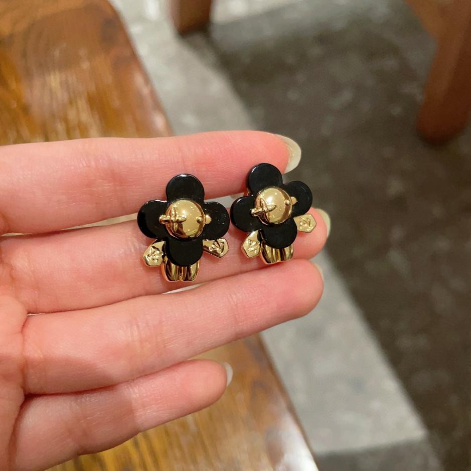 replica,repliche,fake,1:1,earrings,bracelet,ring,jewelry L Louis Vuitton Nuovi orecchini a bottone Classic Old Flower (JE8KY) replica,repliche,fake,1:1,earrings,bracelet,ring,jewelry L Louis Vuitton Nuovi orecchini a bottone Classic Old Flower (JE8KY)