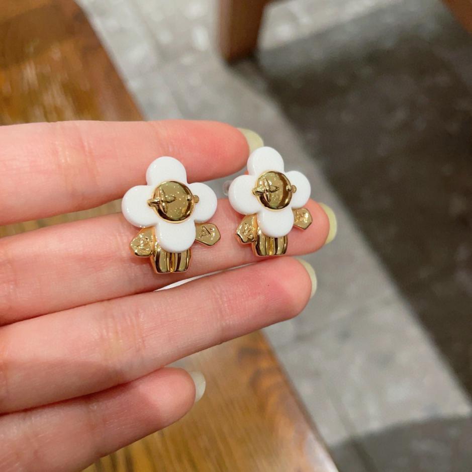 replica,repliche,fake,1:1,earrings,bracelet,ring,jewelry L Louis Vuitton Nuovi orecchini a bottone Classic Old Flower (TF4W5) replica,repliche,fake,1:1,earrings,bracelet,ring,jewelry L Louis Vuitton Nuovi orecchini a bottone Classic Old Flower (TF4W5)