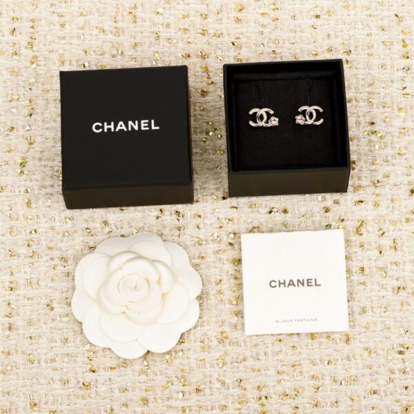 Orecchini Chanel con doppia C e stella a cinque punte con diamanti colorati (YY0OC)