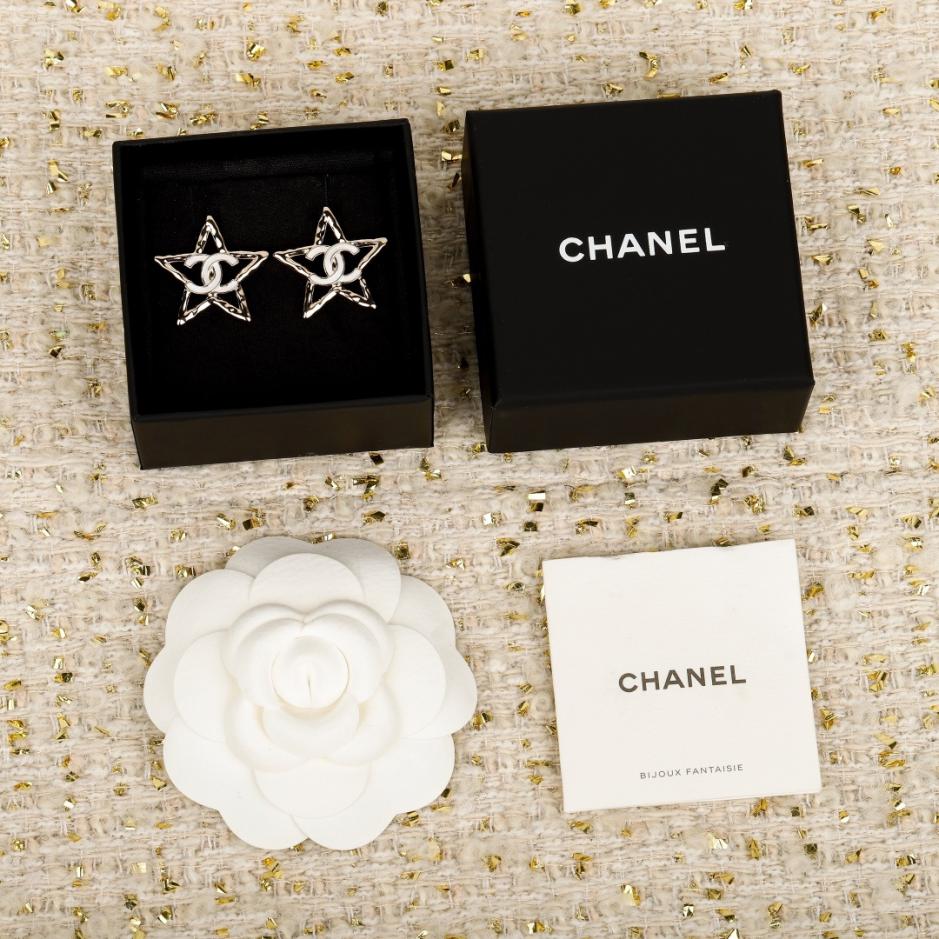 replica,repliche,fake,1:1,earrings,bracelet,ring,jewelry Orecchini Chanel a stella a cinque punte in smalto bianco (RYIZ9) replica,repliche,fake,1:1,earrings,bracelet,ring,jewelry Orecchini Chanel a stella a cinque punte in smalto bianco (RYIZ9)