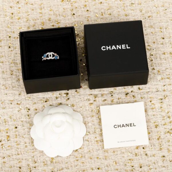 replica,repliche,fake,1:1,earrings,bracelet,ring,jewelry Ultima serie Chanel anello a doppia C con cuore blu e fiore (0PUHJ)