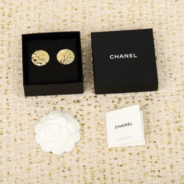 Orecchini Chanel rotondi a doppia C Chanel Vintage Series (IAL3Q)