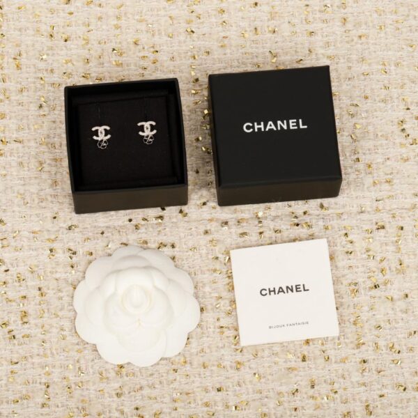 Orecchini Chanel Camellia Double C (WDDKO)