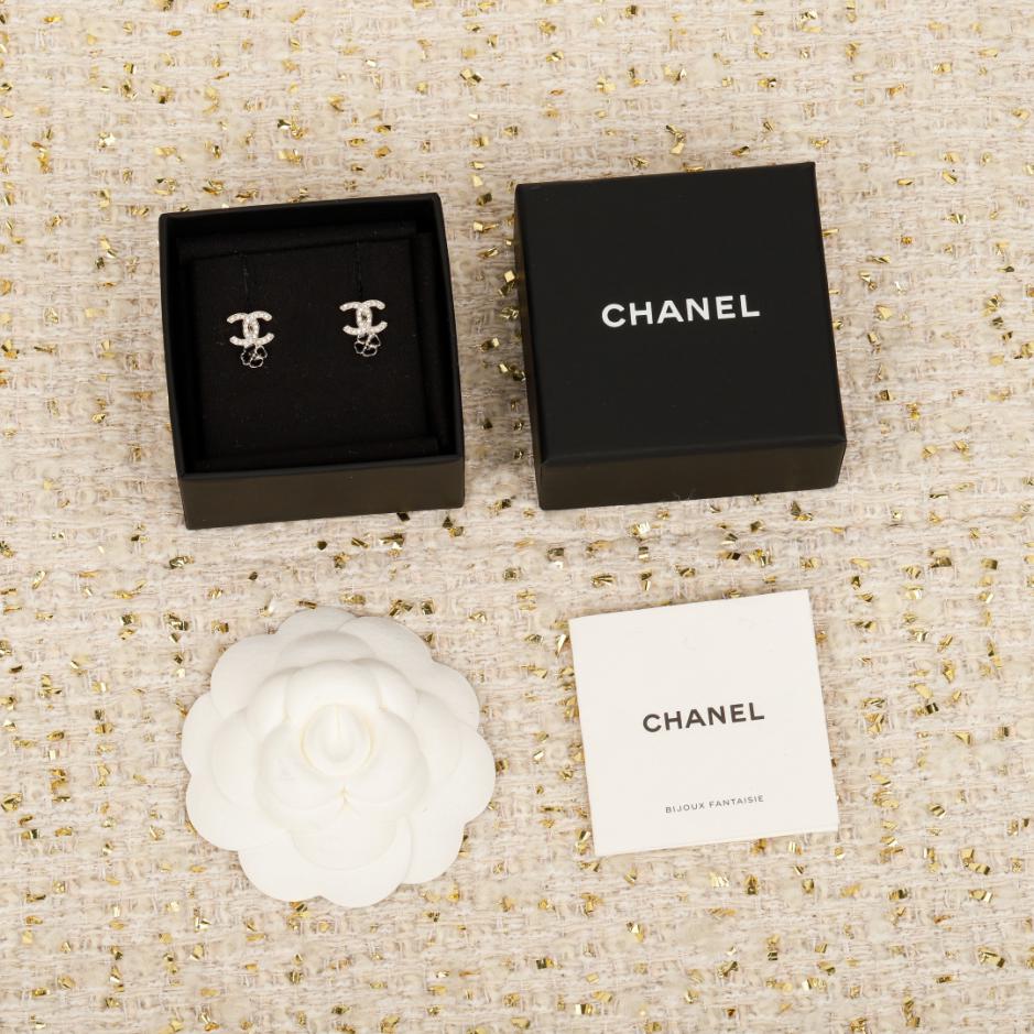 replica,repliche,fake,1:1,earrings,bracelet,ring,jewelry Orecchini Chanel Camellia Double C (WDDKO) replica,repliche,fake,1:1,earrings,bracelet,ring,jewelry Orecchini Chanel Camellia Double C (WDDKO)