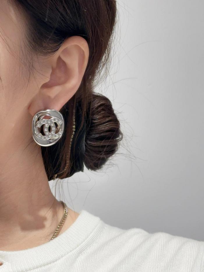 replica,repliche,fake,1:1,earrings,bracelet,ring,jewelry Orecchini quadrati cavi Chanel (6K4SE) replica,repliche,fake,1:1,earrings,bracelet,ring,jewelry Orecchini quadrati cavi Chanel (6K4SE)