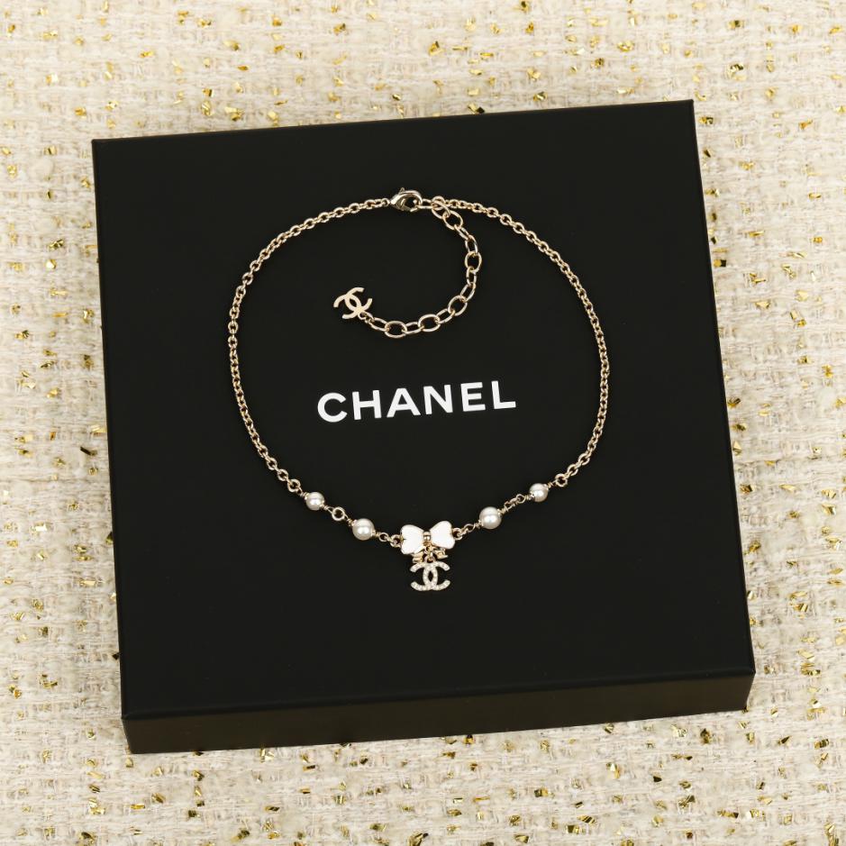 replica,repliche,fake,1:1,earrings,bracelet,ring,jewelry Collana lunga con fiocco in smalto bianco Chanel (DAJ13) replica,repliche,fake,1:1,earrings,bracelet,ring,jewelry Collana lunga con fiocco in smalto bianco Chanel (DAJ13)