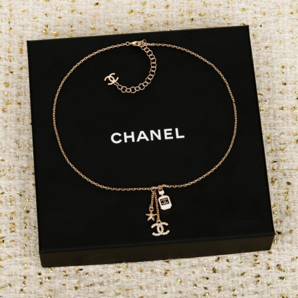 Collana con nappa a forma di flacone di profumo Chanel Double C (HZF85)