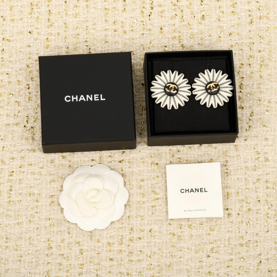 replica,repliche,fake,1:1,earrings,bracelet,ring,jewelry Orecchini Chanel Girasole modello vintage (CWX86) replica,repliche,fake,1:1,earrings,bracelet,ring,jewelry Orecchini Chanel Girasole modello vintage (CWX86)
