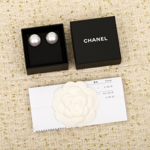 replica,repliche,fake,1:1,earrings,bracelet,ring,jewelry Orecchini Chanel a forma di doppia C semicircolari (M7BIN)