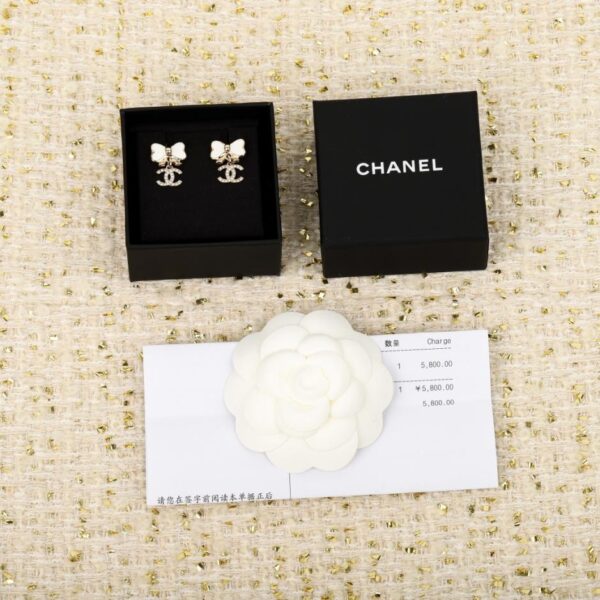 Orecchini Chanel con fiocco e doppia C (0MDMO)