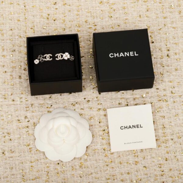 Orecchini Chanel Camellia Double C (7RHE5)