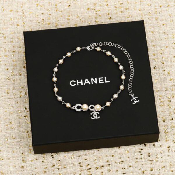 Collana Chanel con doppia C e perle di strass Coco (0MNOL)